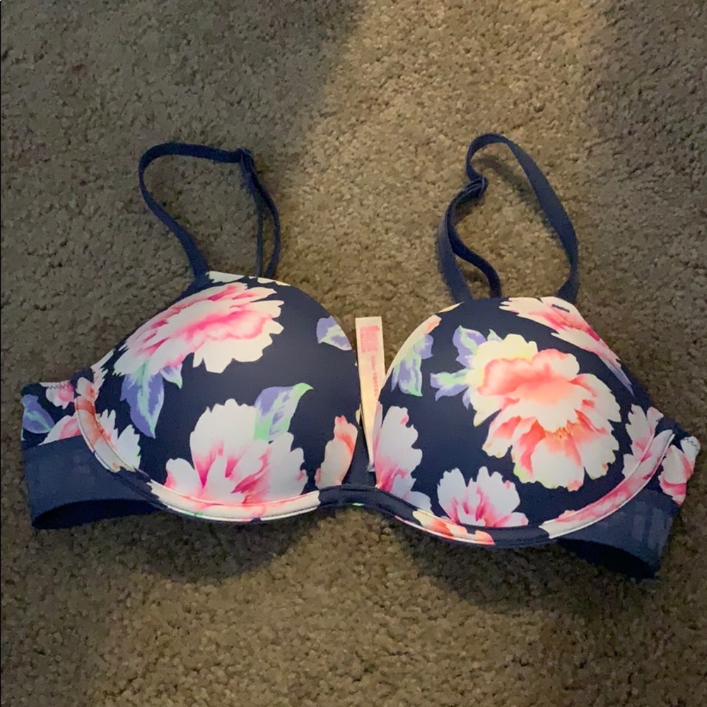 NWOT Victoria secret pink bra